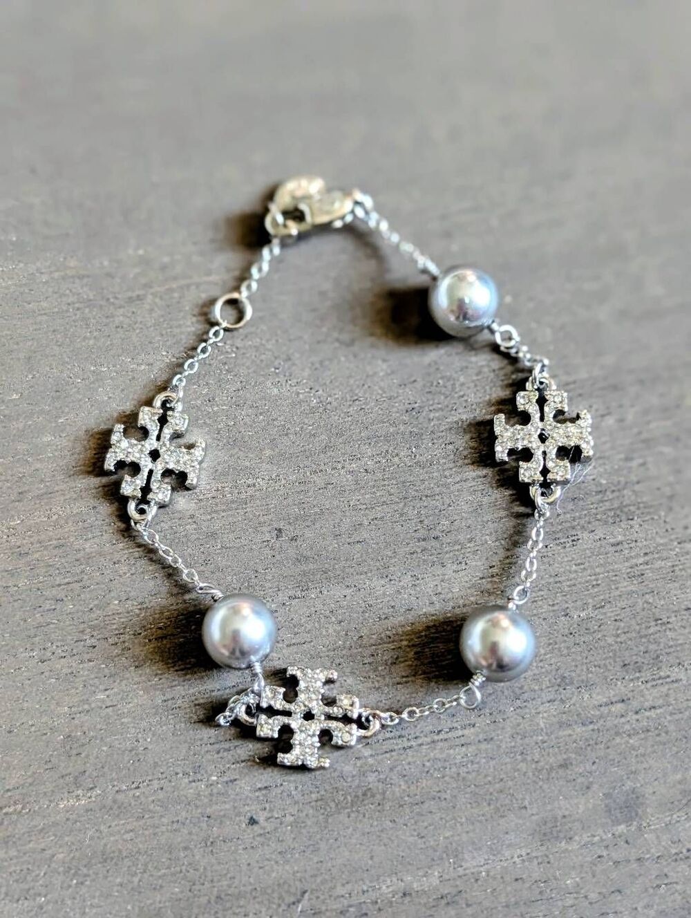 TORY BURCH Kira Pave Logo Delicate Pearl Silver Bracelet